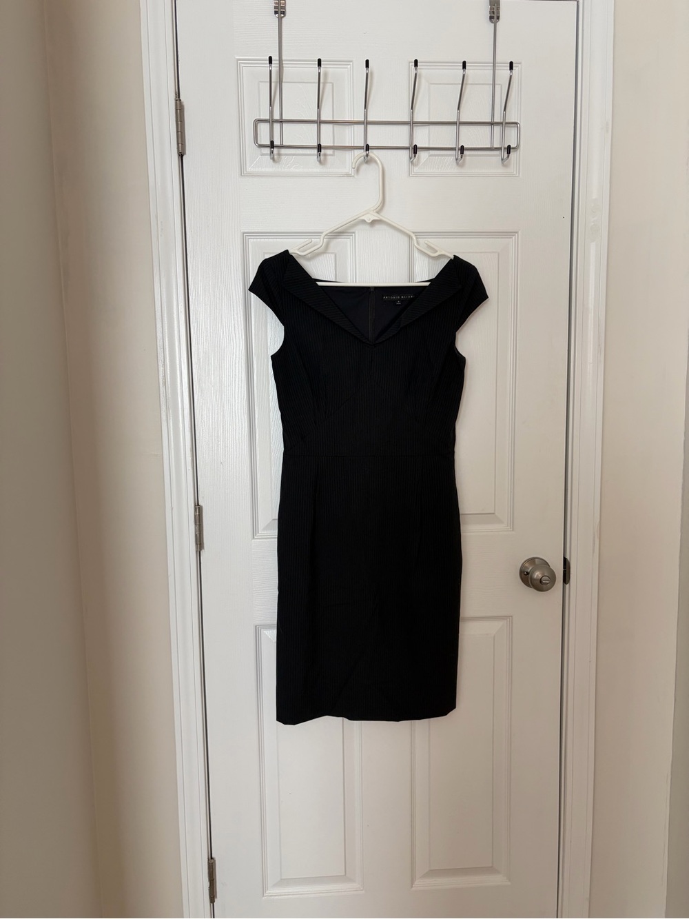 ANTONIO MELANI Black V‑Notch Cap Sleeve Midi Sheath Dress